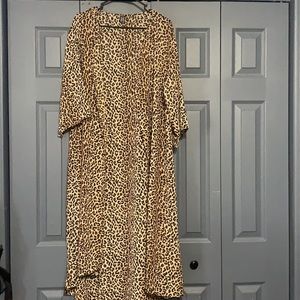 Leopard printed duster NWOT B6